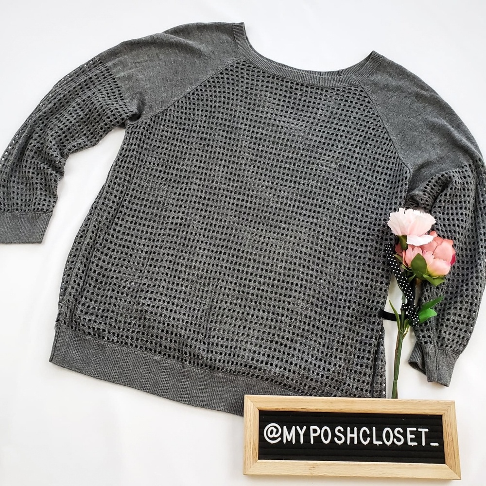 EXPRESS Long sleeve gray top with holes